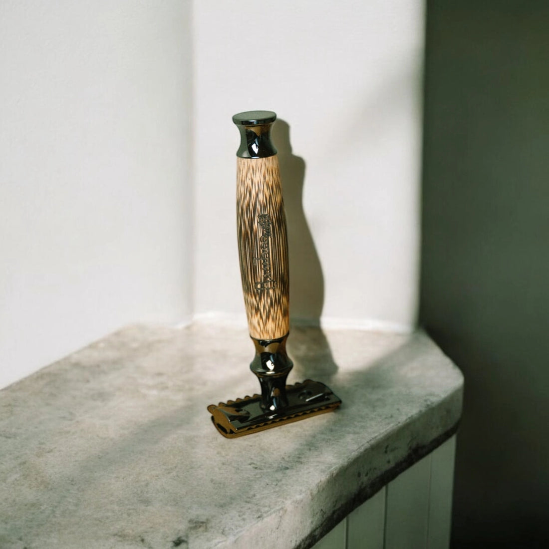 Bamboo Switch - Stainless Steel Safety Razor - Round Handle